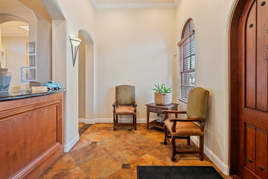 More Photos Of 829 San Benito St, Hollister Office For Sale