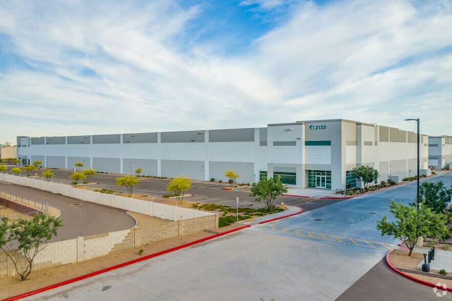 More Photos Of 2133 S 7th St, Phoenix Distribution For Lease