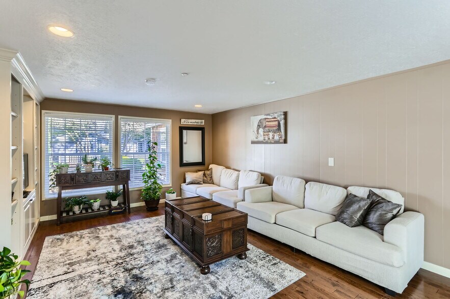 More Photos Of 5350 Lakeview Blvd, Lake Oswego Assisted Living For Sale