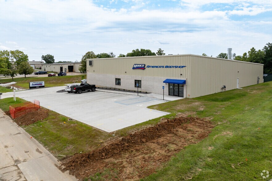 More Photos Of 1510 Progress West Ln, O'Fallon Industrial For Lease