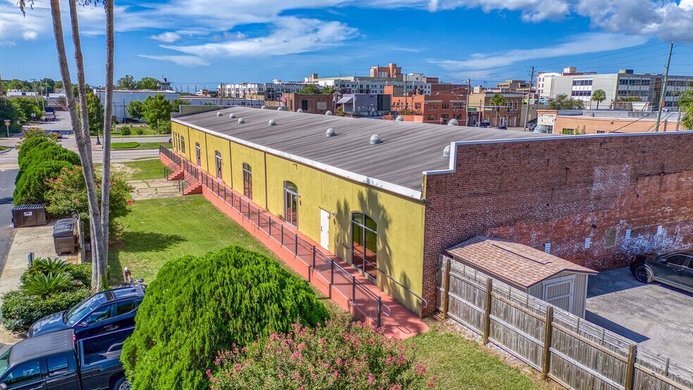 Primary Photo Of 214 E Garden St, Pensacola Storefront Retail Office For Lease