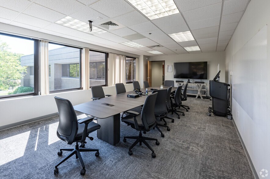 More Photos Of 350 Lincoln St, Hingham Unknown For Lease