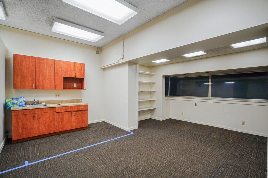 More Photos Of 1414 Webster St, Alameda Bank For Lease