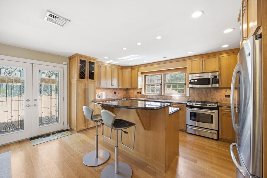 More Photos Of 9819 160th Ave, Howard Beach Apartments For Sale