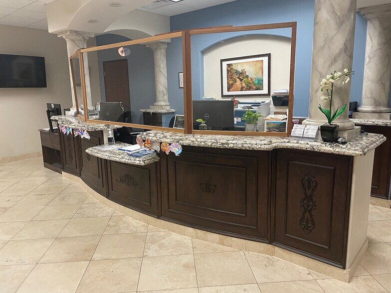 More Photos Of 2815 S Main St, Corona Medical For Lease