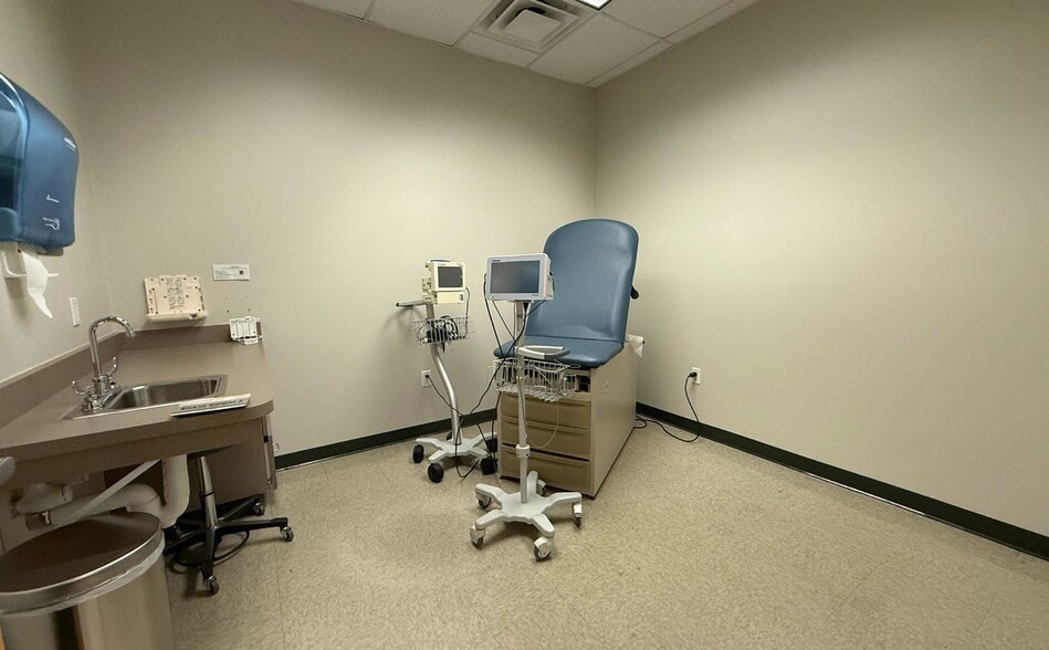 More Photos Of 4700 Jefferson St NE, Albuquerque Medical For Lease