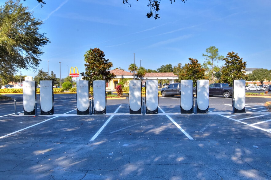 More Photos Of 1202 N Broadway Ave, Bartow Restaurant For Sale