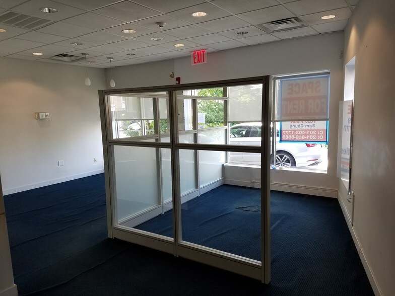 More Photos Of 215 Main St, Fort Lee Office For Sale