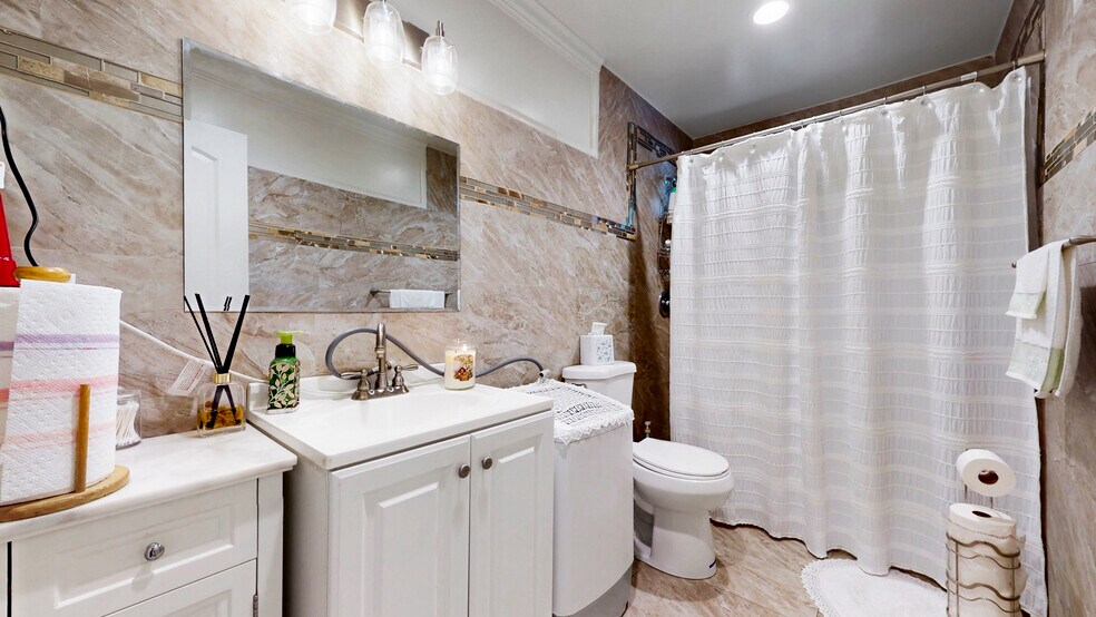 More Photos Of 1344 E Broadway, Glendale Apartments For Sale