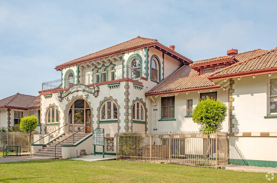 More Photos Of 910 Monterey St, Hollister Office Residential For Sale