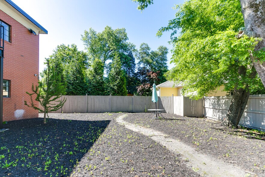 More Photos Of 3210 Chamberlayne Ave, Richmond Office Residential For Lease
