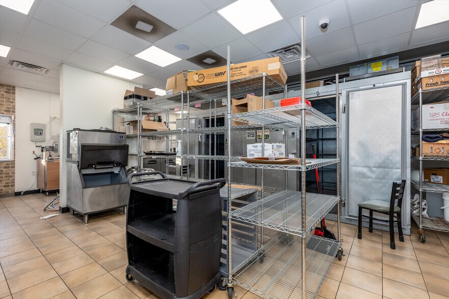 More Photos Of 237 Commercial St, Marseilles Fast Food For Sale