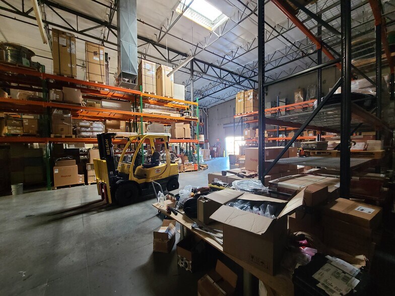 More Photos Of 1120 Grier Dr, Las Vegas Warehouse For Lease