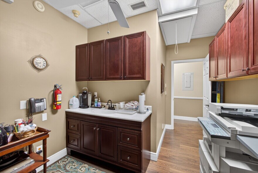 More Photos Of 2560 Rca Blvd, Palm Beach Gardens Medical For Sale