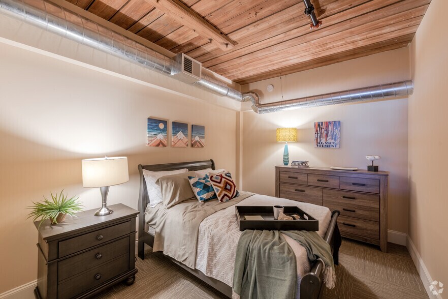 More Photos Of 12 Eagle St, Providence Apartments For Lease