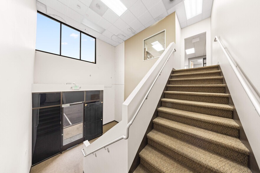 More Photos Of 1795 E Holt Blvd, Ontario Showroom For Sale