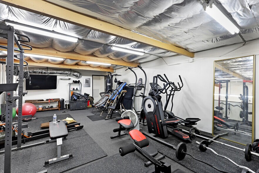 More Photos Of 12862 Foothill Blvd, Sylmar Warehouse For Sale