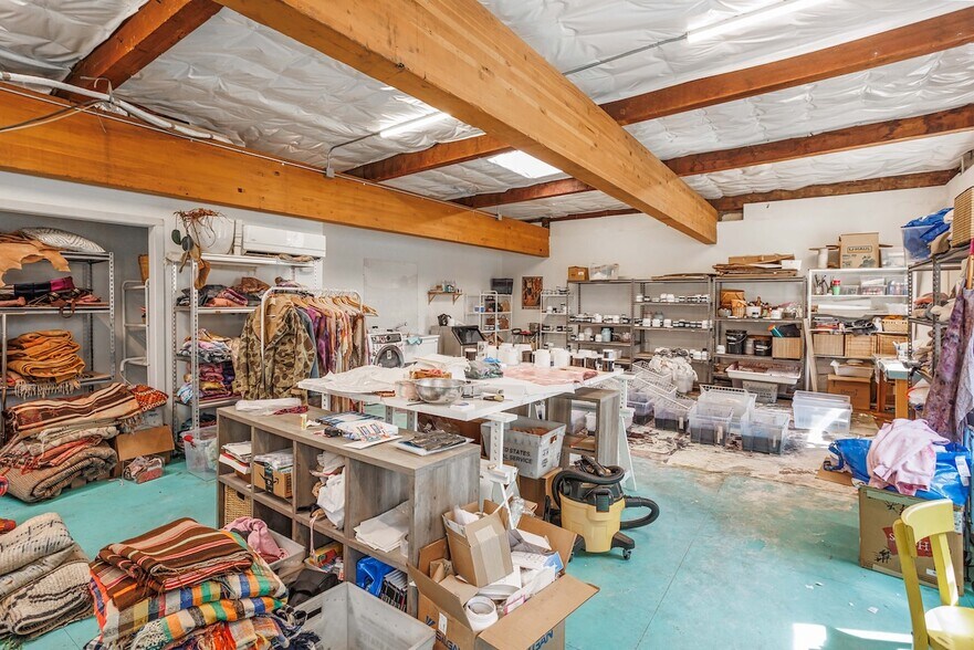 More Photos Of 3425 SE Yamhill St, Portland Loft Creative Space For Sale