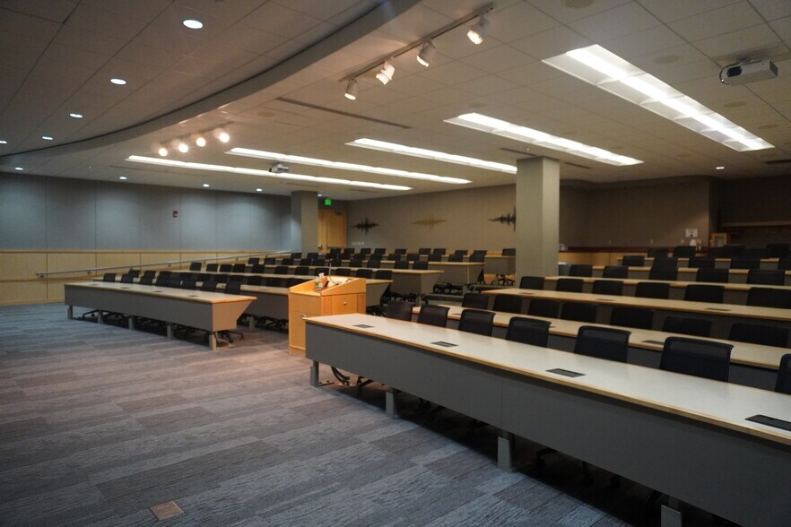 More Photos Of 525 Junction Rd, Madison Office For Lease