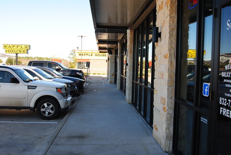 More Photos Of 828 FM 646, League City Storefront For Lease