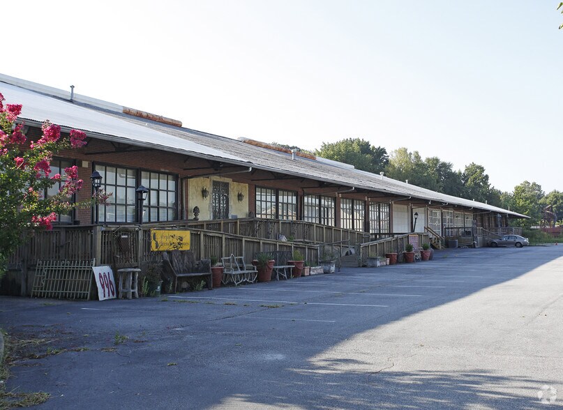 Primary Photo Of 996 Huff Rd NW, Atlanta Warehouse For Lease