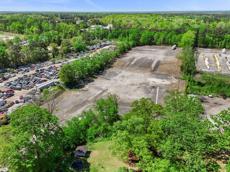 More Photos Of 623 Highway 29 S, Newnan Parking Lot For Lease