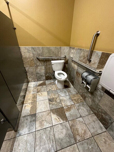 More Photos Of 1250 4th Ave NW, Minot Storefront For Lease