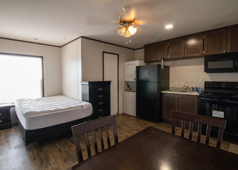 More Photos Of 7007 Farm to Market 846, Knott Office For Sale