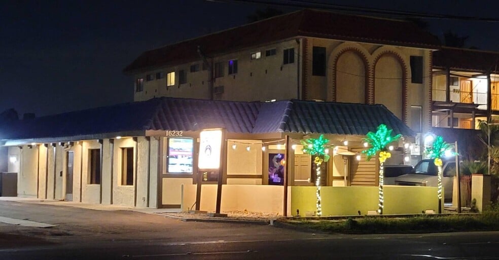 More Photos Of 16232 Pacific Coast Hwy, Huntington Beach Restaurant For Sale