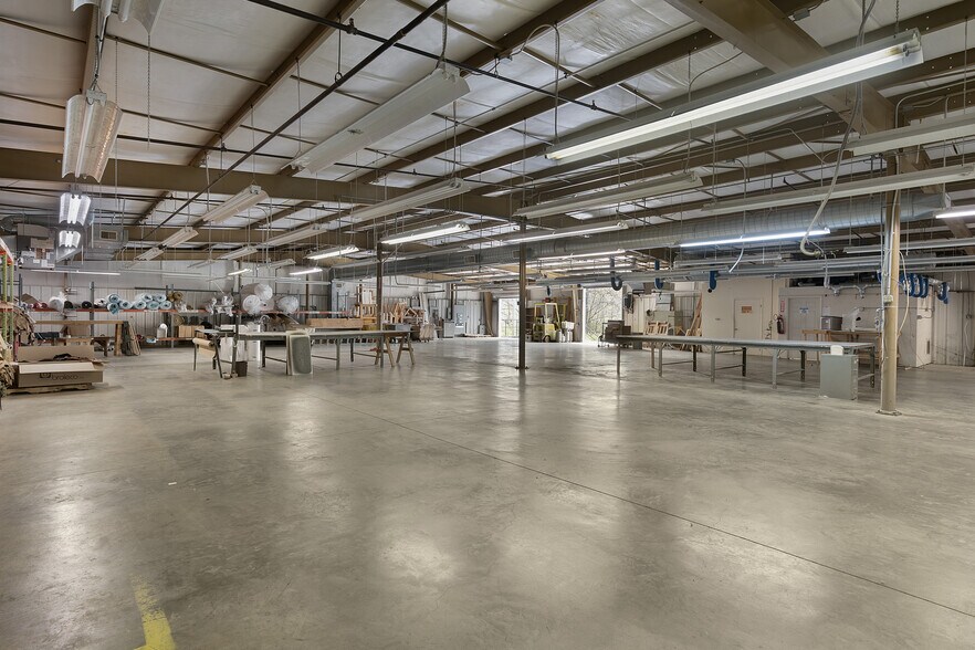 More Photos Of 205 Industrial Pike, Whitwell Manufacturing For Sale