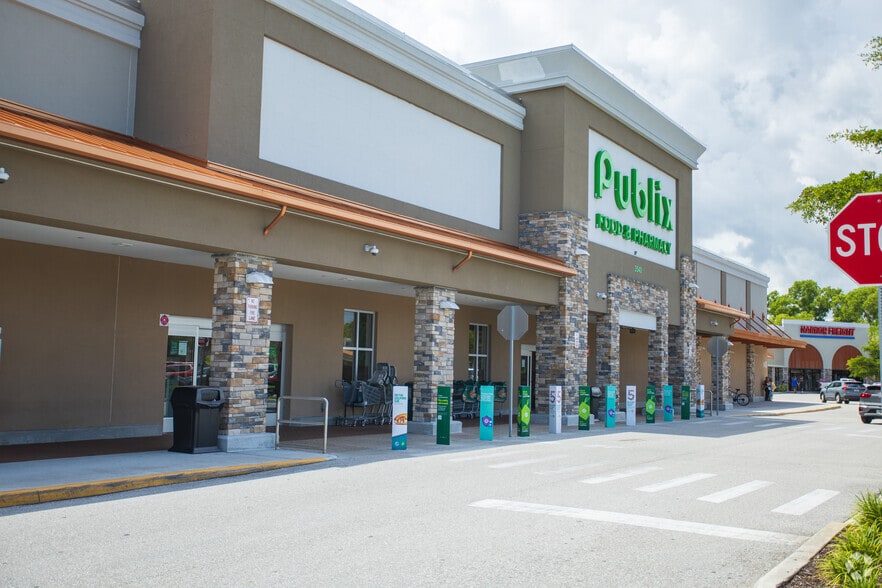 More Photos Of 3208-3598 SE Federal Hwy, Stuart General Retail For Lease