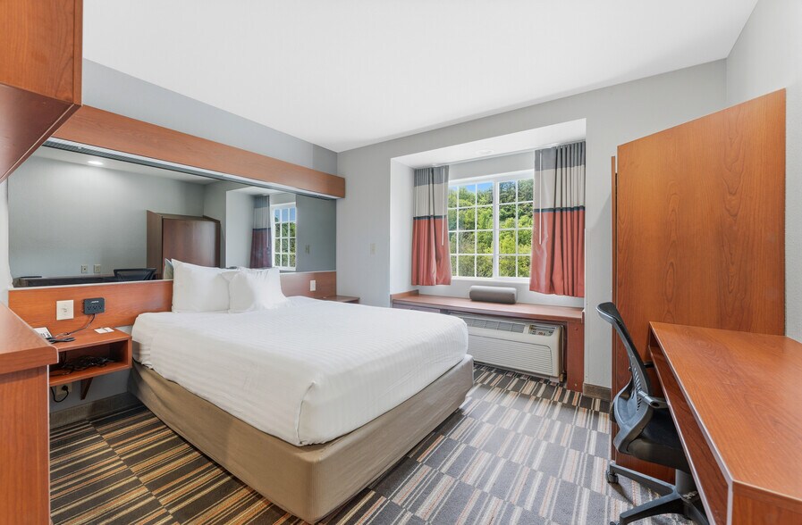 More Photos Of 15 Lawless Rd, Morgantown Hotel For Sale