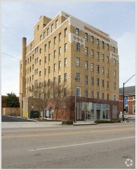 More Photos Of 30 Franklin St, Petersburg Multifamily For Sale