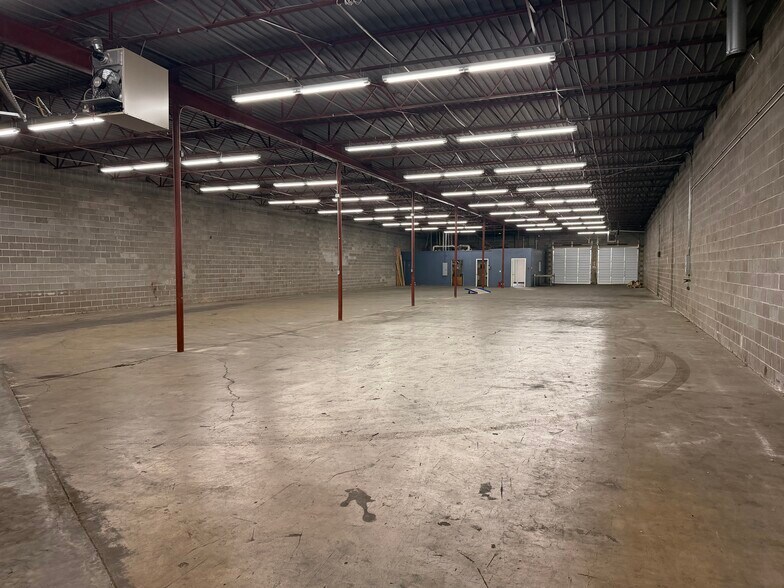 More Photos Of 2611 Irving Blvd, Dallas Distribution For Lease