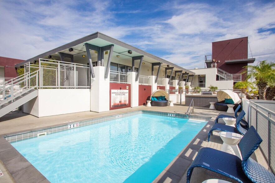 More Photos Of 11049 Magnolia Blvd, North Hollywood Apartments For Lease