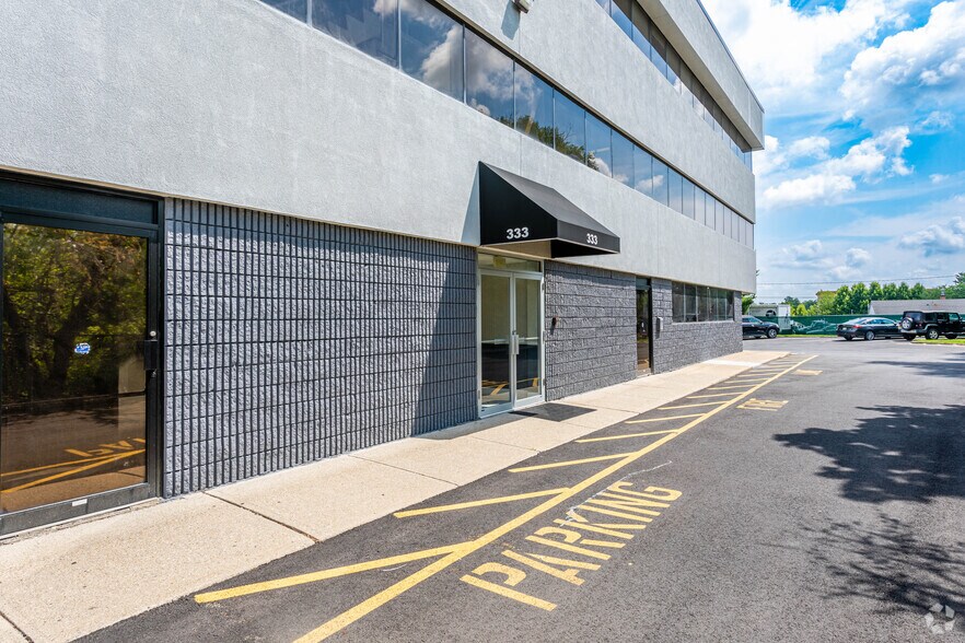 More Photos Of 333 Littleton Rd, Parsippany Office For Lease