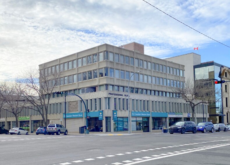 More Photos Of 740 4 Ave S, Lethbridge Office For Lease
