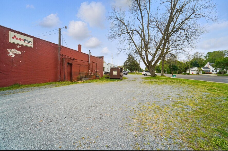 More Photos Of 315 W Morgan St, Monroe Auto Repair For Sale