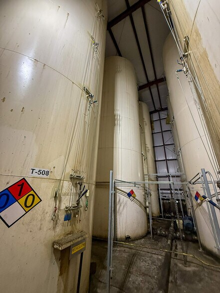 More Photos Of 5640 44th Ave S, Clinton Office For Sale