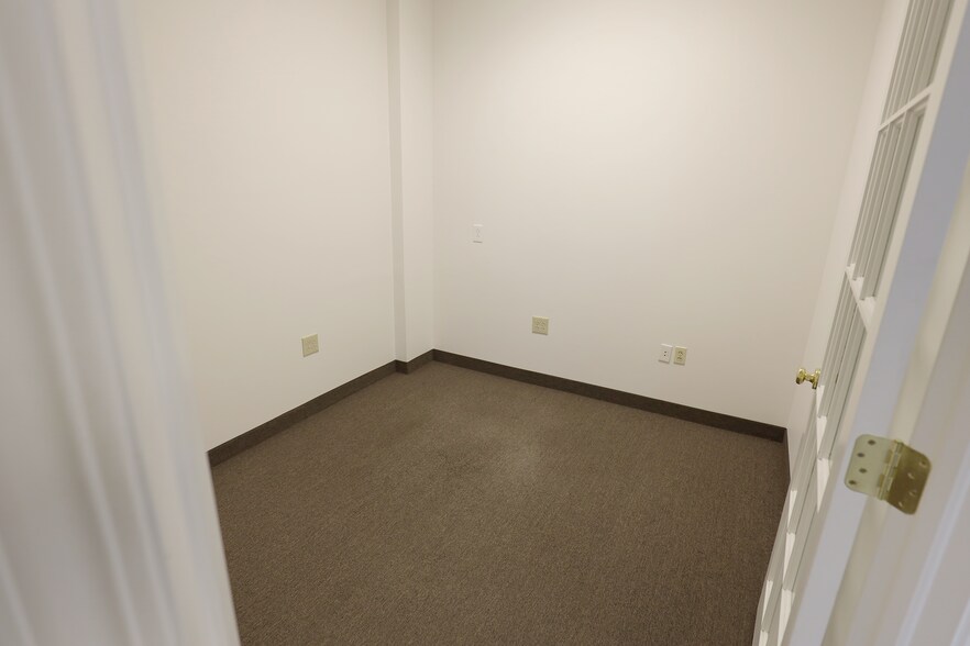 More Photos Of 50 Pearl Rd, Brunswick Office For Lease