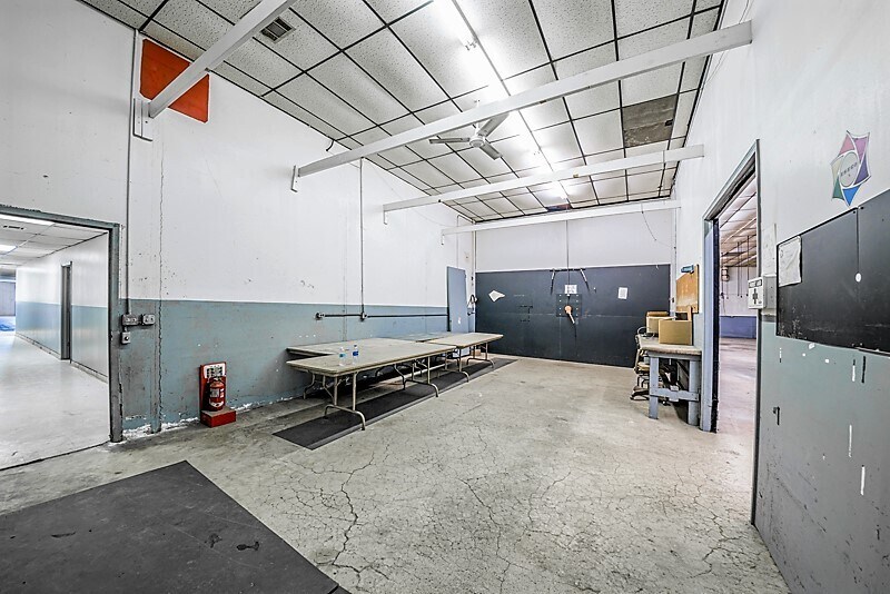More Photos Of 730 E Eseco Rd, Cushing Warehouse For Sale