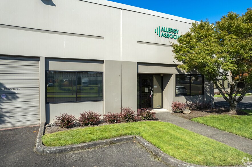 More Photos Of 4900-4916 NE 122nd Ave, Portland Unknown For Lease