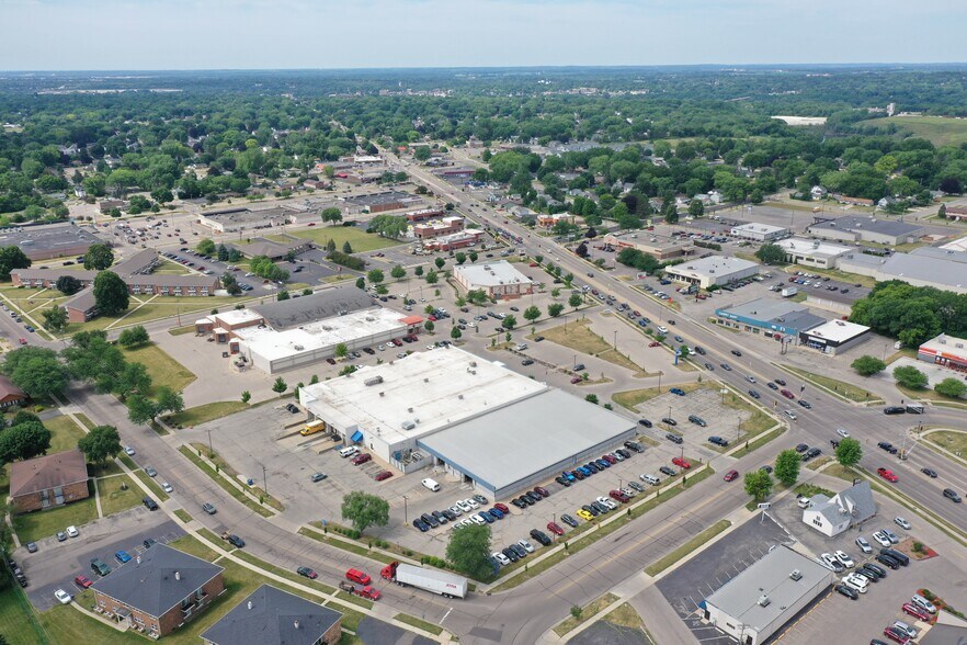 More Photos Of 1818 Milton Ave, Janesville Freestanding For Lease