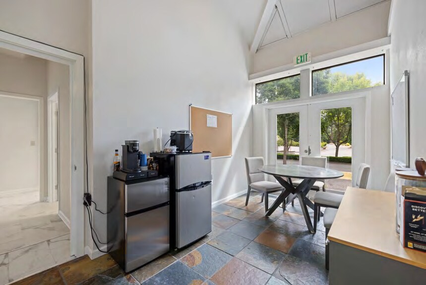 More Photos Of 4114 Bridgeport Way W, University Place Medical For Sale