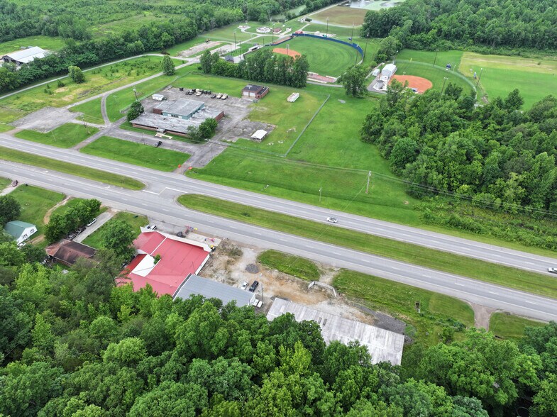 More Photos Of 1416 Highway 70 W, Waverly Flex For Sale