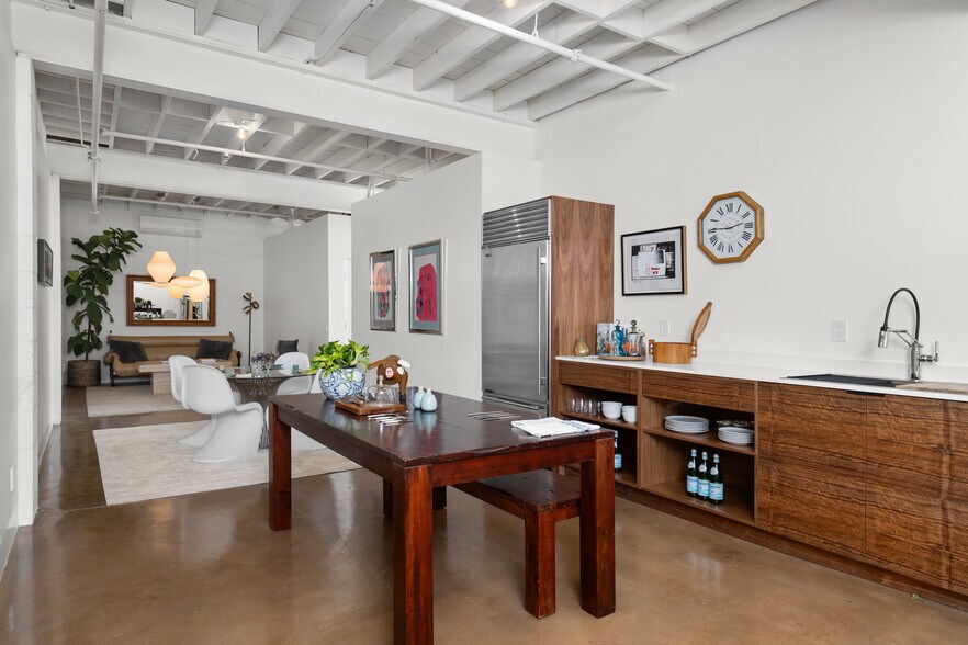 More Photos Of 310 Johnson St, Santa Fe Specialty For Sale