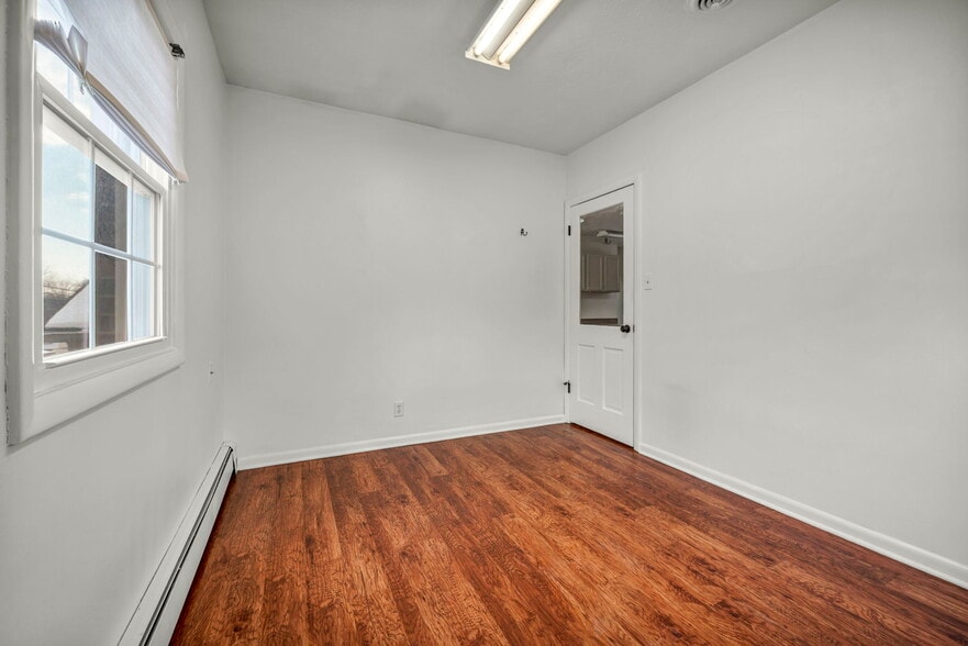 More Photos Of 10570-10574 Ravenna Rd, Twinsburg Office For Lease