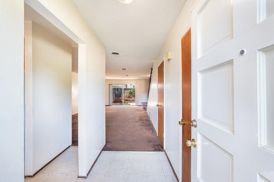 More Photos Of 960 Marlene St, Ukiah Apartments For Sale