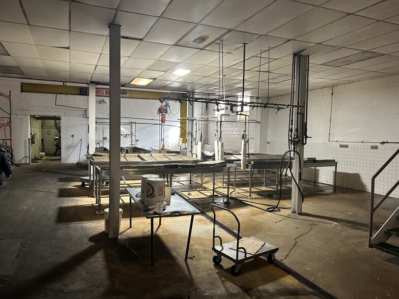 More Photos Of 901-909 S Carey St, Baltimore Warehouse For Sale