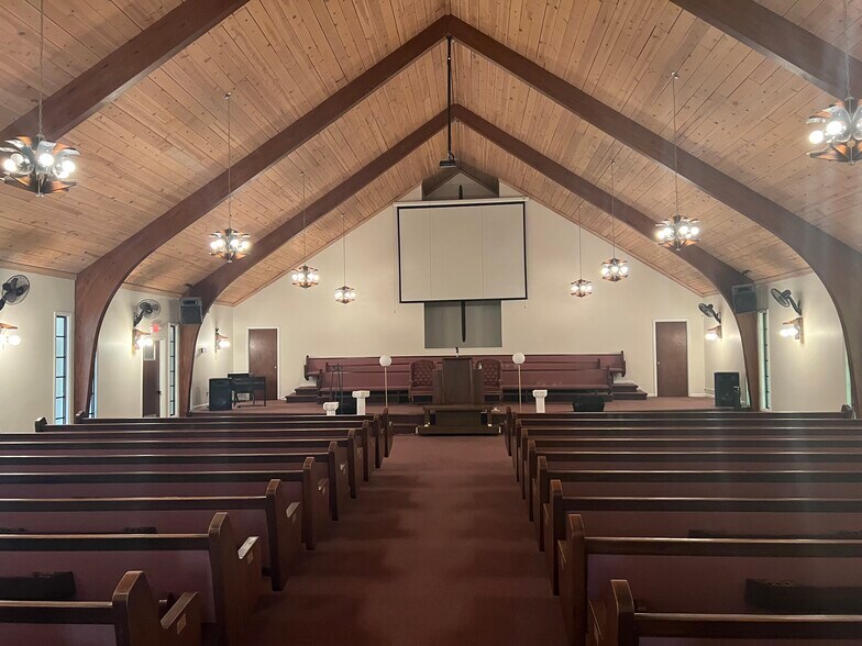 More Photos Of 4031 Rainbow Dr, Decatur Religious Facility For Sale